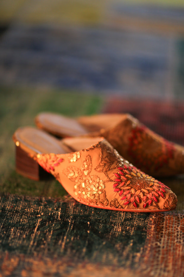 HEELED MULES SILK EMBROIDERED QUINA