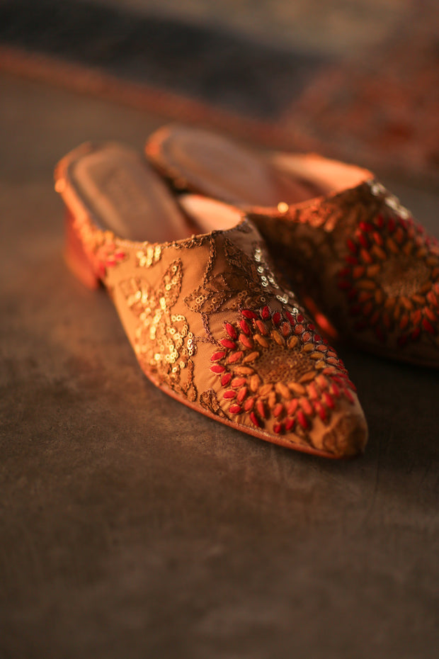 HEELED MULES SILK EMBROIDERED QUINA