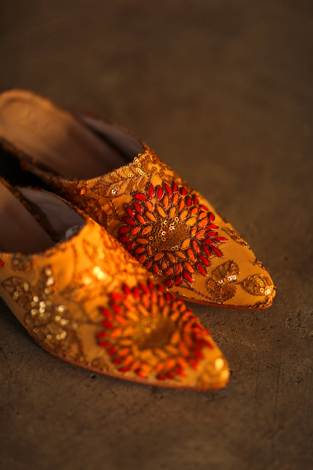 HEELED MULES SILK EMBROIDERED QUINA